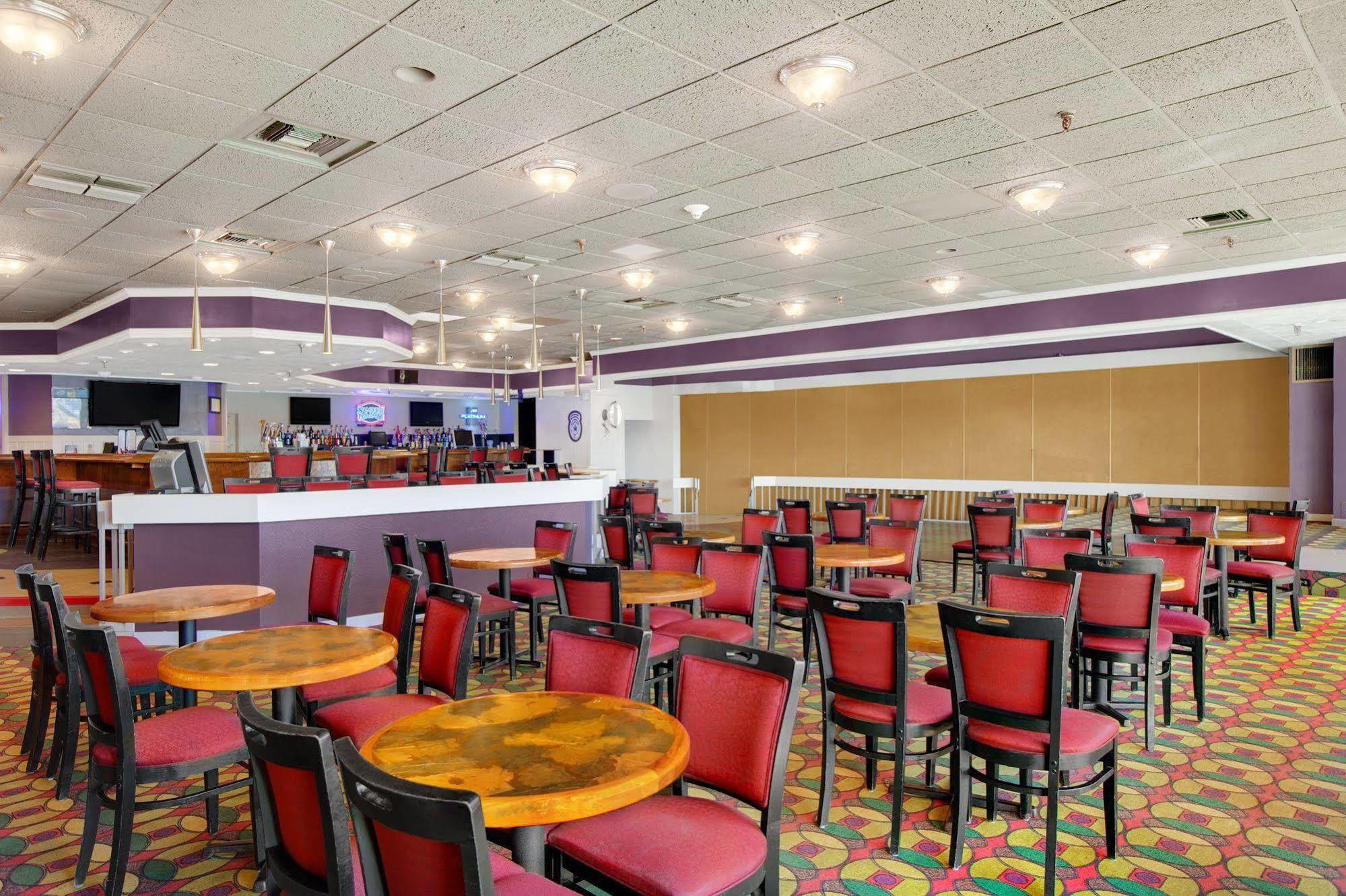 Ramada By Wyndham Greensburg Hotel & Conference Center Exterior photo